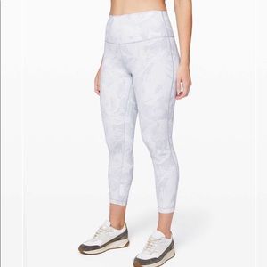 Lululemon White and grey crop